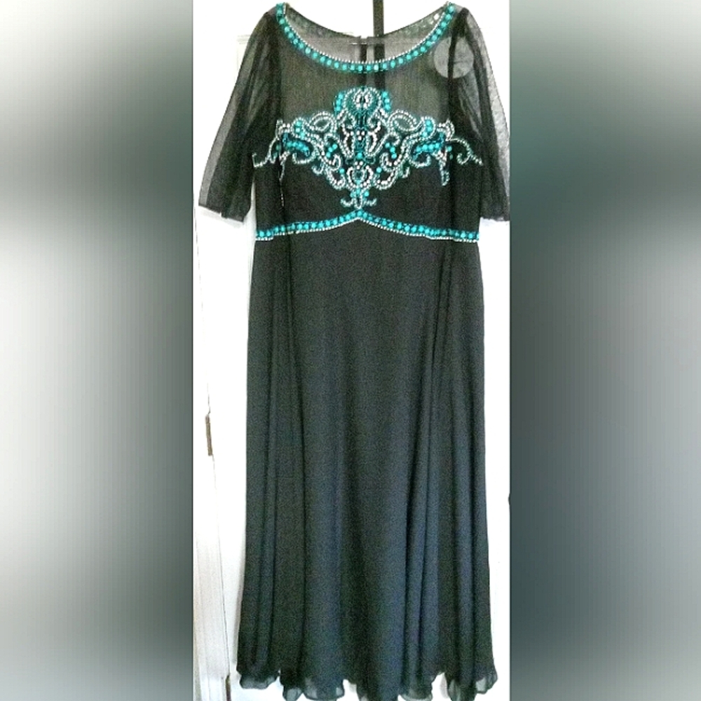 A Chiffon formal dress size 22 women's.
